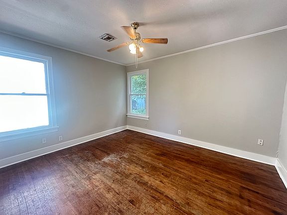 5th image of 255 E Ratcliff St