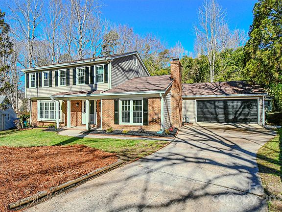 2nd image of 805 Bent Wood Ct