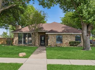 5112 Park Lake Ct, Sachse, TX 75048