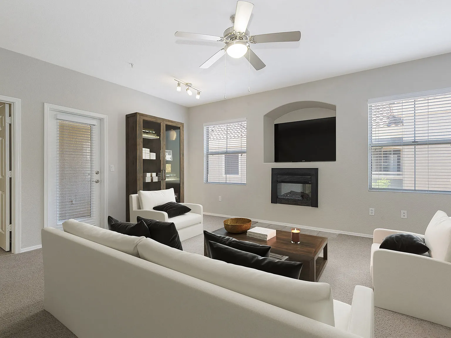 Cambria — Photo 2
