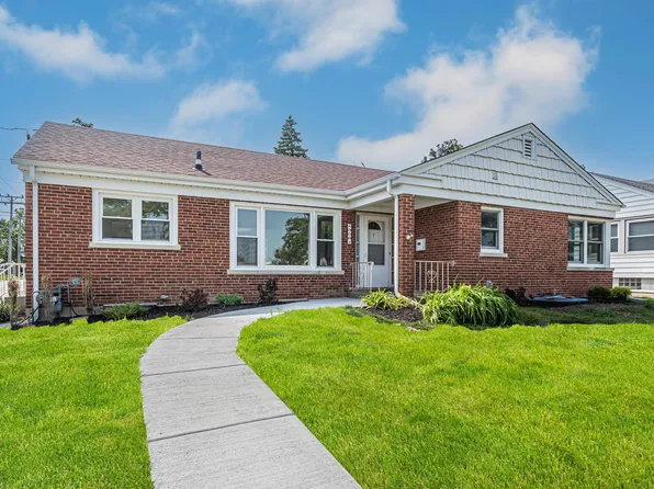 116 N 8th Ave, Des Plaines, IL 60016