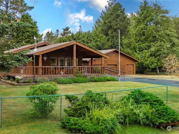 845 Falls of Clyde Loop SE, Ocean Shores, WA 98569