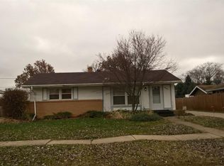 4607 Mohawk Rd, Rockford, IL 61107