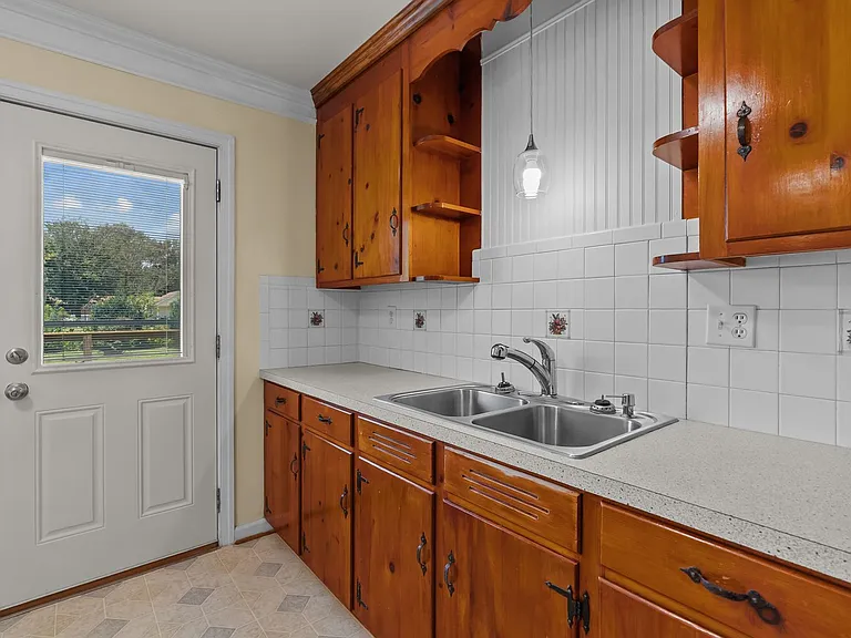 113 Palmyra Dr — Photo 17