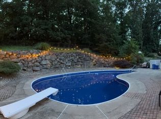 89 Knolls Rd, Bloomingdale Boro, NJ 07403