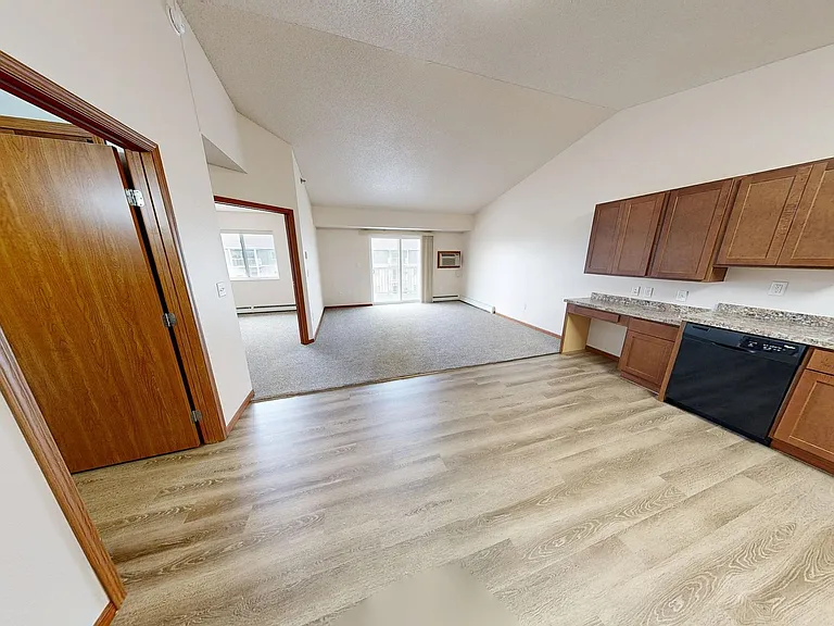Southport Heights Apartments — Photo 7