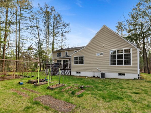 76 Horse Pond Rd, Madison, CT 06443