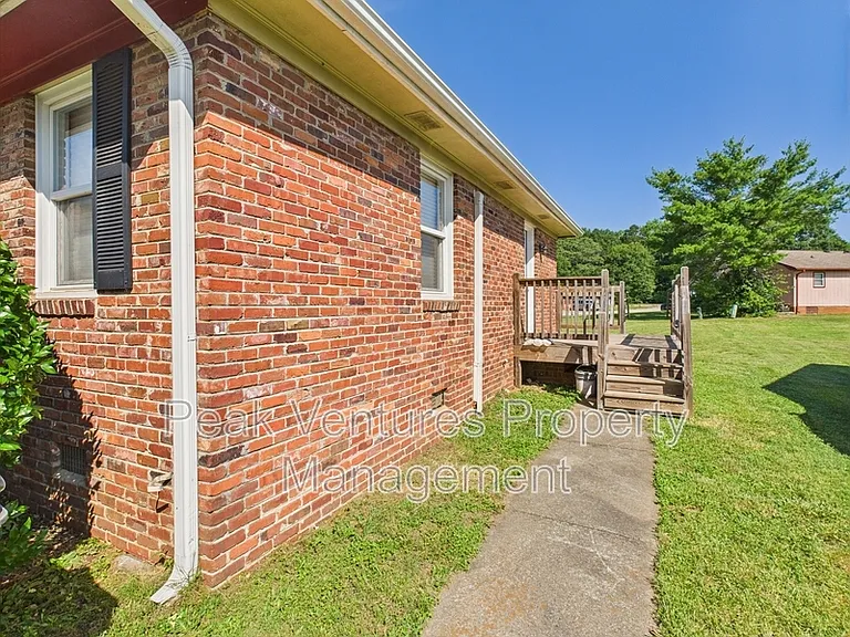 312 Eunice Dr #A — Photo 15