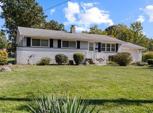 195 Moore Rd, Avon Lake, OH 44012