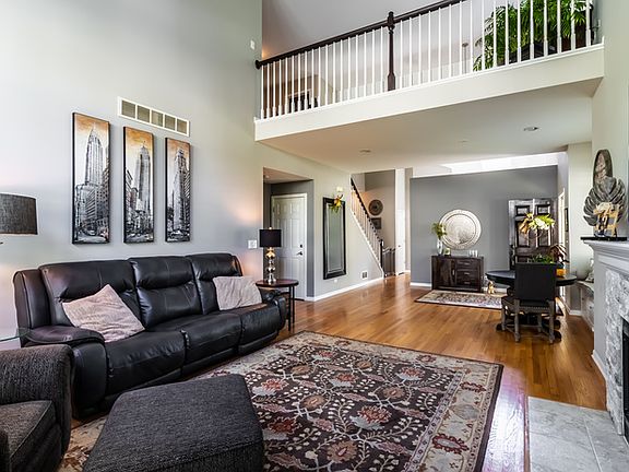 2nd image of 2390 Woodglen Dr