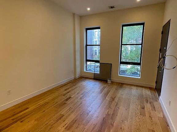 3rd image of 276 Quincy St #22
