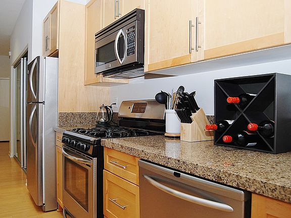 5th image of 1539 4th St APT 315