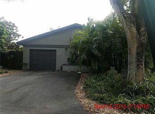 13576 SW 115th Ln, Miami, FL 33186