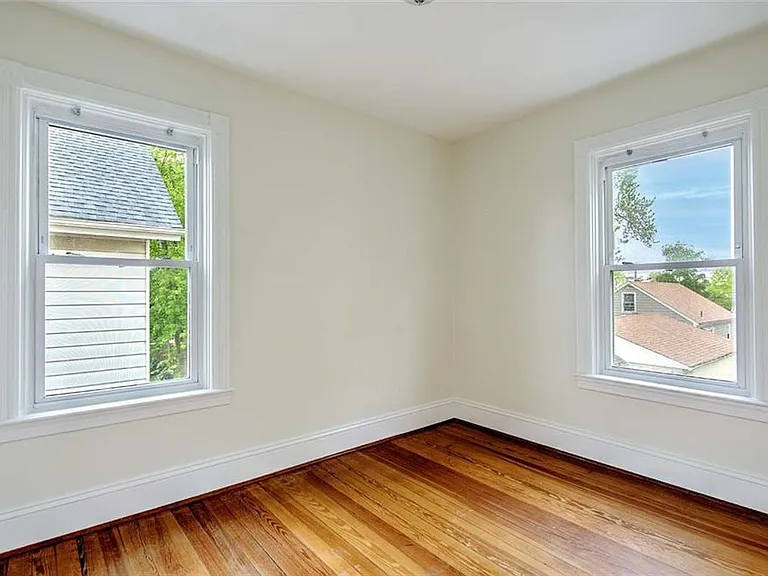 137 Hunts Ave — Photo 11