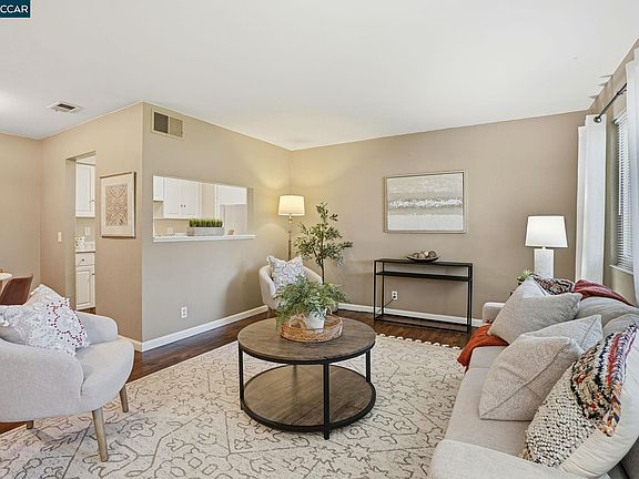 5th image of 1045 Mohr Ln #B