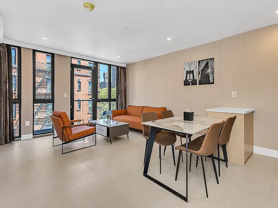 32 Rutgers St #303