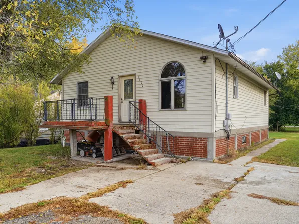 1602 Griswold Ave, Sterling, IL 61081