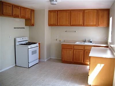 3rd image of 3808 Elm St