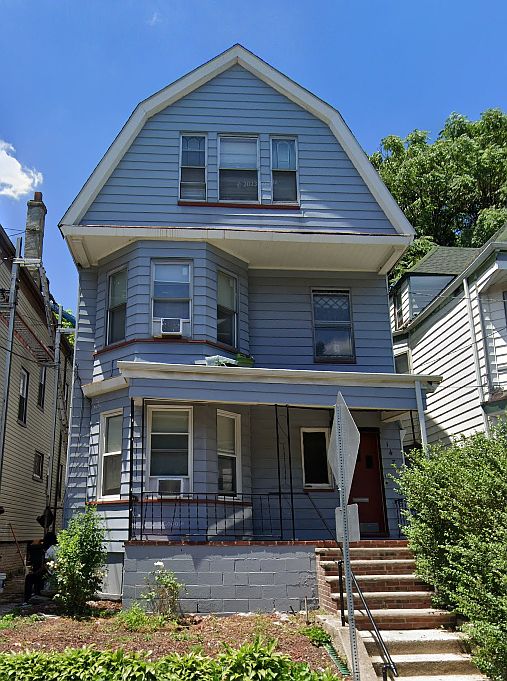 1st image of 147 Seymour Ave Floor 3