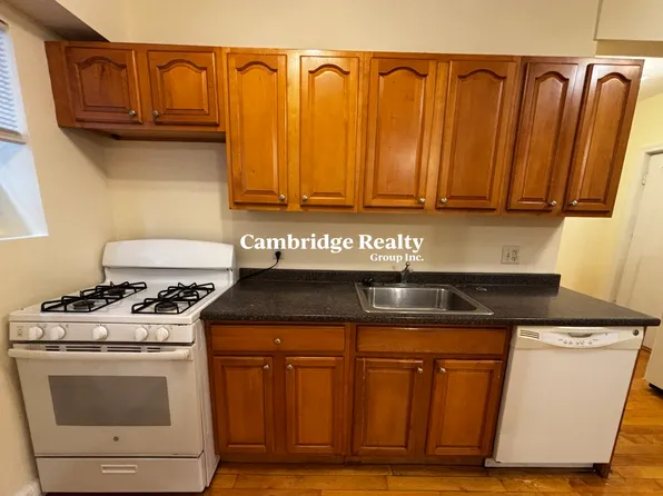 1555 Beacon St, Brookline, MA