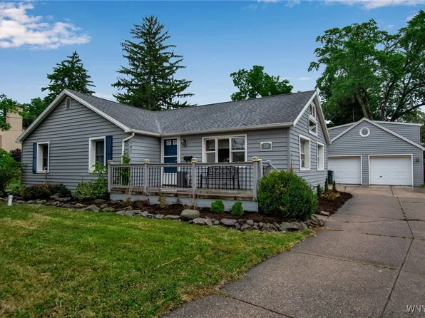 218 Garrison Rd, Buffalo, NY 14221