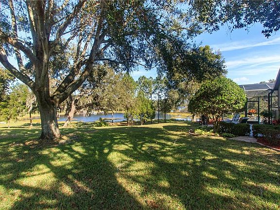 4th image of 12907 Creekside Ct