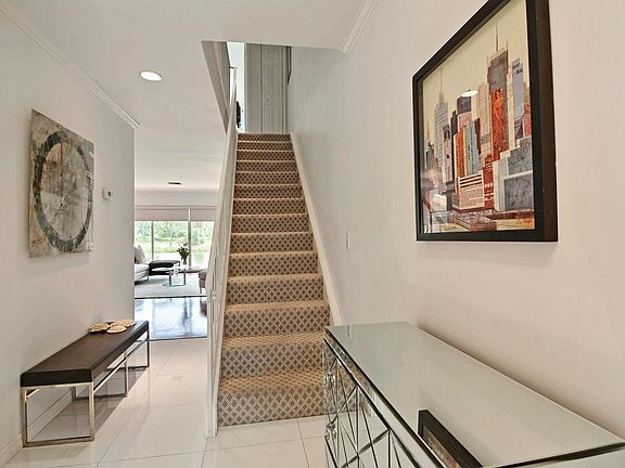 3rd image of 300 Harbour Dr APT 501D