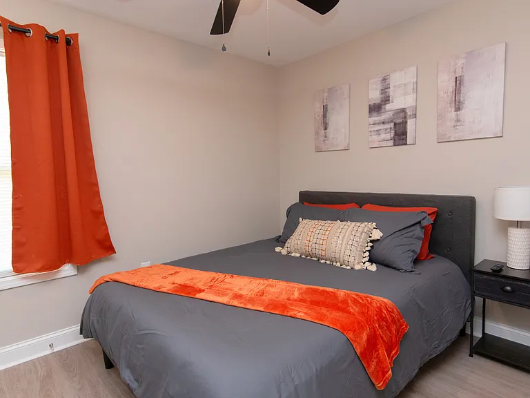 1517 Stamps St — Photo 6