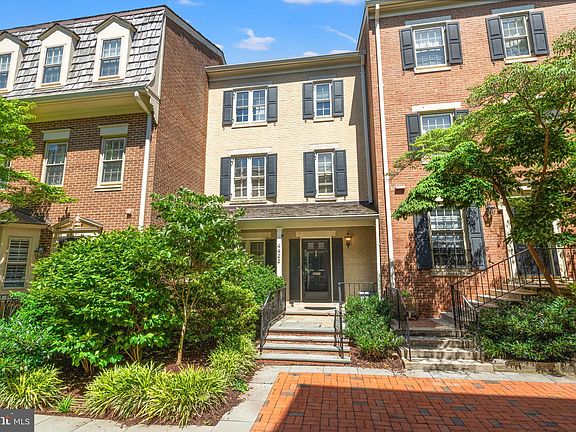 2nd image of 4422 Westover Pl NW