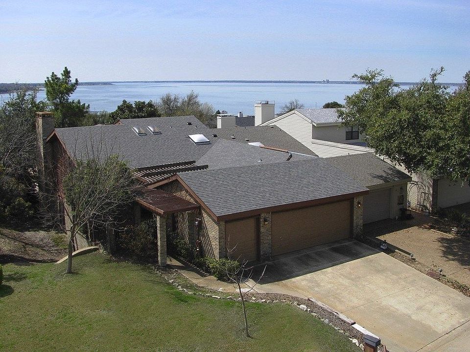 1st image of 329 Columbia Dr