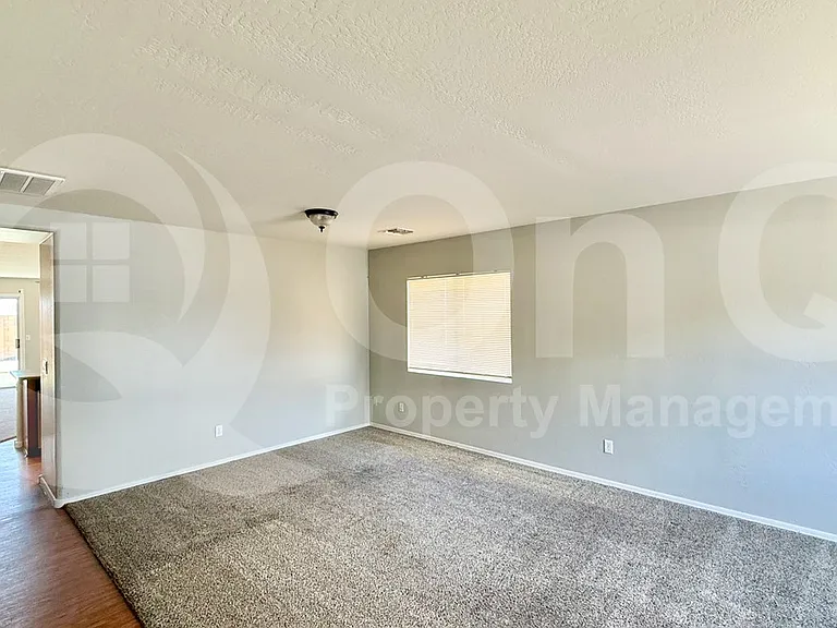 10464 N 116th Ln — Photo 9