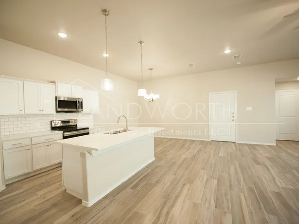 1406 15th St, Shallowater, TX 79363