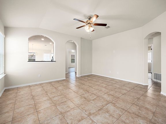 5th image of 101 Plata Ln