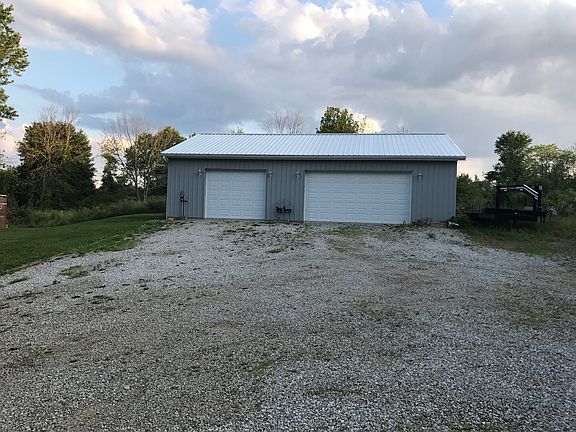 3 car detached garage