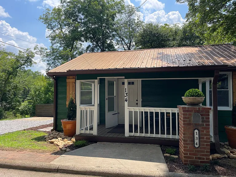 134 Dallas St — Photo 21