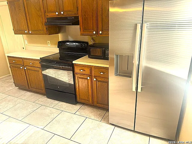 3 bed, 2.0 bath, 1342 sqft, $1,800 — Photo 4