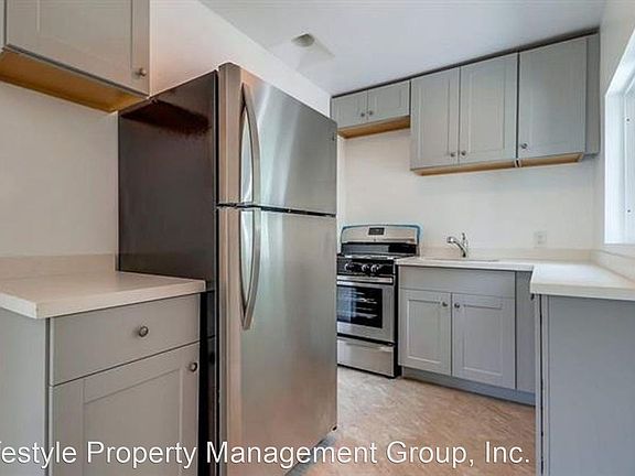 2nd image of 3249 Martin Ave