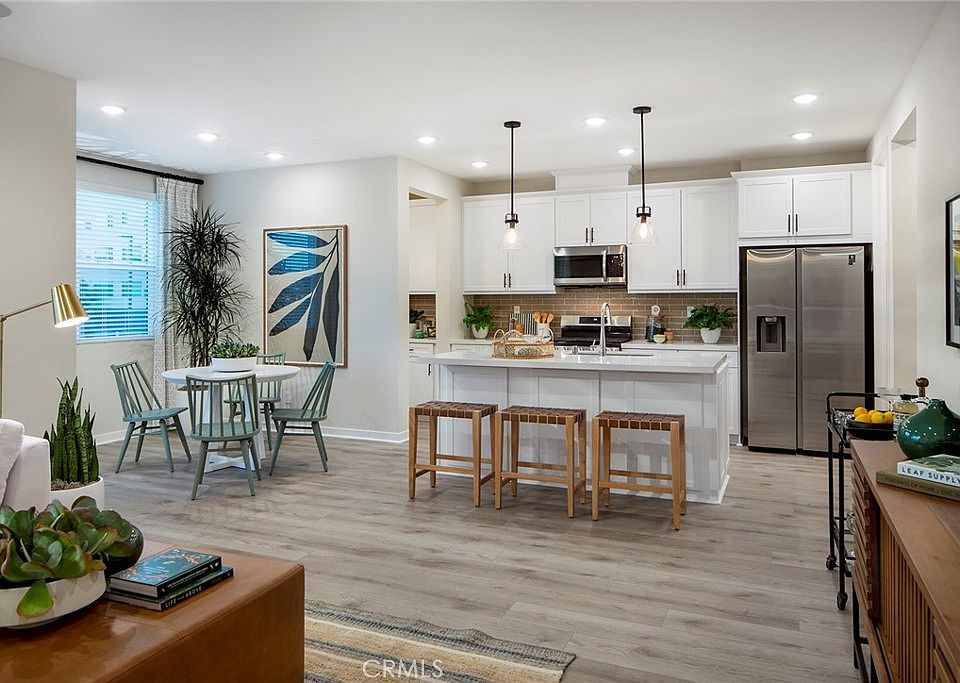 1st image of 947 E Divino Privado #7