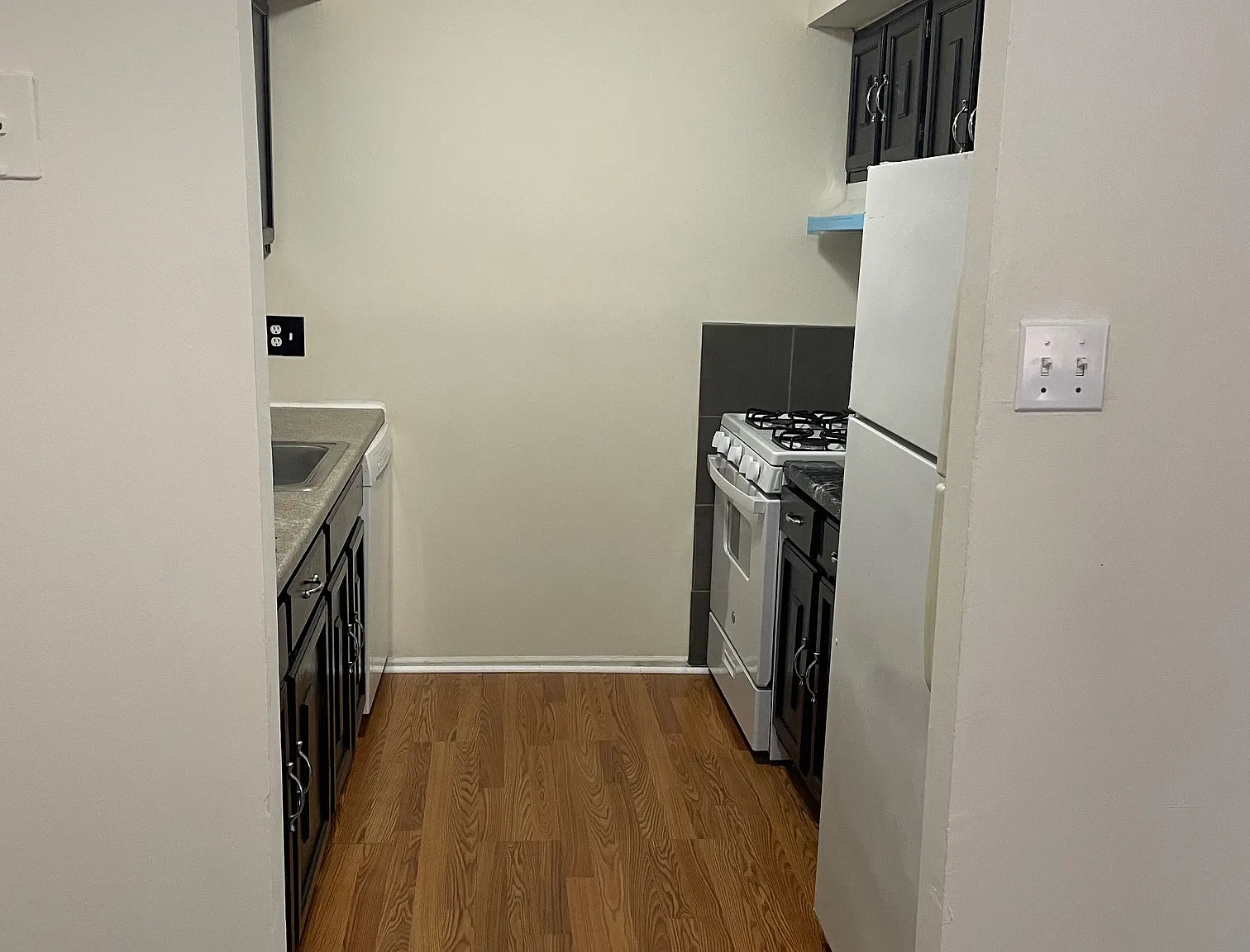 2 bed, 900 sqft, $1,650 — Photo 3