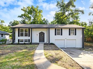 6603 NW Quail Run Dr, Kansas City, MO 64152