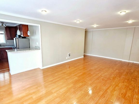 4th image of 140 Montecito Ave #202