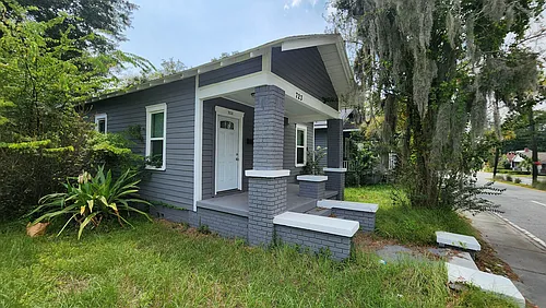 723 W Victory Dr Photo 1