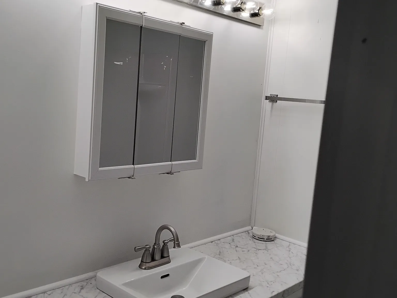 2 bed, 900 sqft, $1,000 — Photo 3