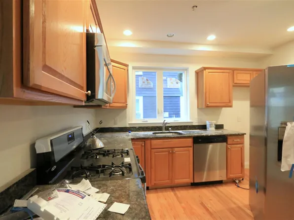 29 Lewis St, Somerville, MA