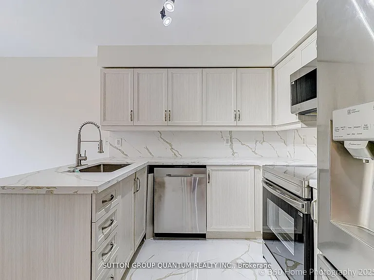 3246 Fanleaf Dr — Photo 6