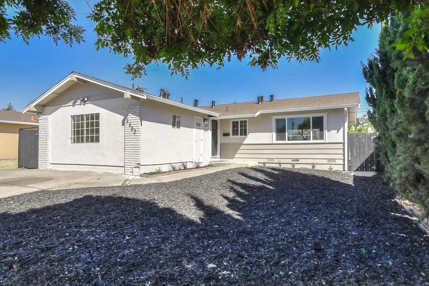3352 Mount Wilson Dr photo 1