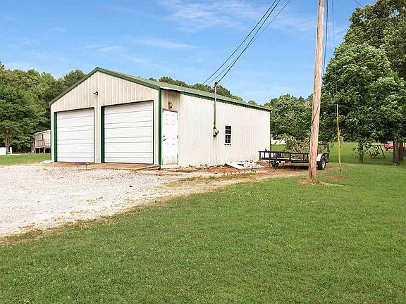 4th image of 481 Parker Cir
