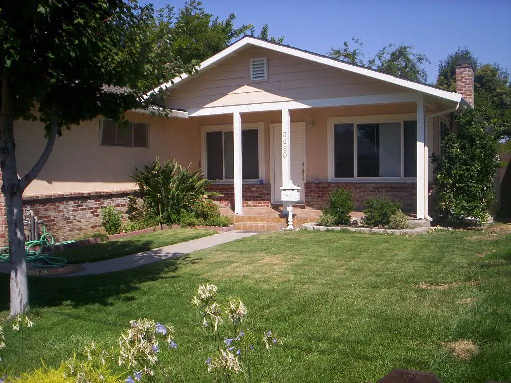3690 Madeira Way photo 1
