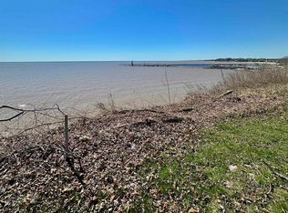 216 Lakeview Dr, Algoma, WI 54201