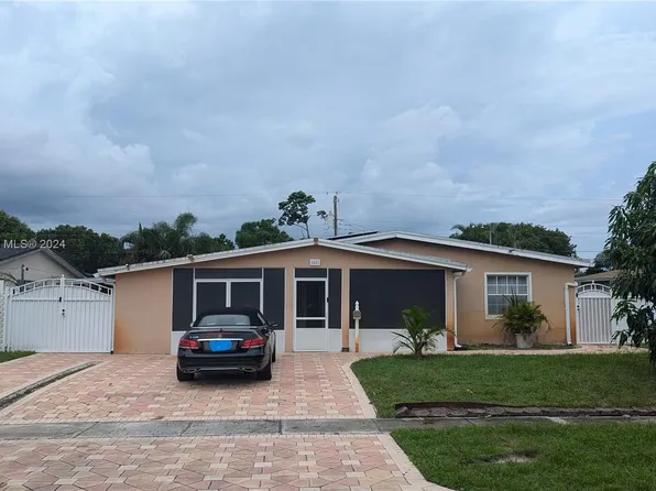 6641 Pershing St, Hollywood, FL 33024